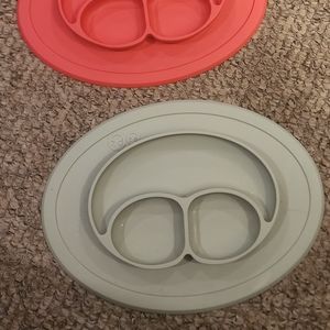 SILICONE TODDLER SUCTION PLATES. SET OF TWO